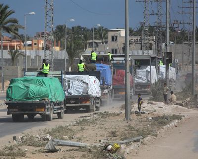 Gaza aid still critically scarce, say agencies, as Israel delays convoys