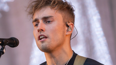 Who is Sam Fender? Quick Facts on the Former Call Centre Worker Discovered in a Pub Who Just Won the Mercury Prize in 2025