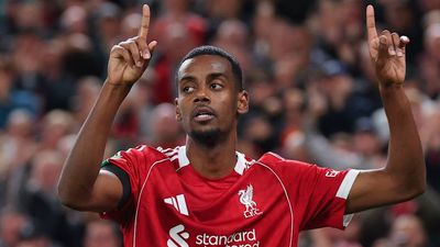 Arne Slot Lays Down Challenge for Alexander Isak in Search of ‘Special Moments’