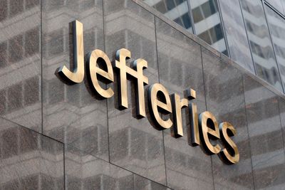 Regional banks' bad loans spark concerns on Wall Street