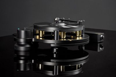 Michell Audio launches the Revolv and Gyro turntables, replacing a legend in the process