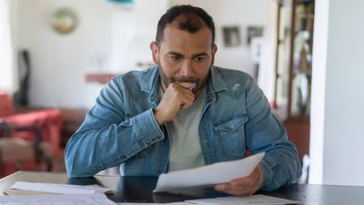 3 Common Money Mistakes To Avoid When Facing an Unexpected Bill