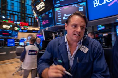 Top investment bank CEO says he was ‘defrauded’ by the bankruptcy that’s rattling Wall Street. Famous short-seller sees an Enron moment