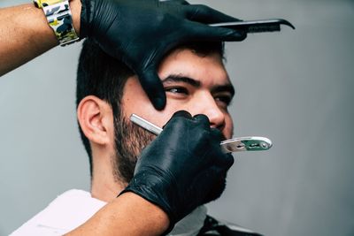8 Grooming Shortcuts That Doctors Warn Against