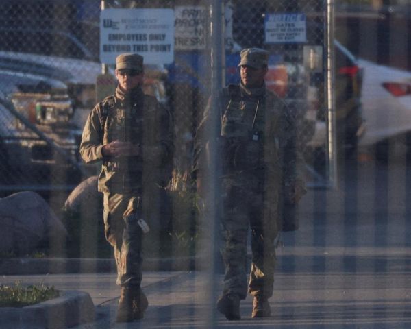 Trump administration asks supreme court to permit National Guard troops in Illinois