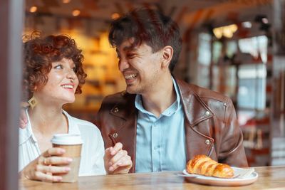 7 Clothing Choices That Change How Men Approach Women