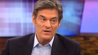 ‘It’s too high to calculate’: Dr. Oz can’t do elementary-level math to calculate a 96% discount. Sure, let’s trust him with healthcare