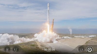 SpaceX lofts 10,000th Starlink satellite to orbit on record-tying 132nd Falcon 9 launch of the year (video)