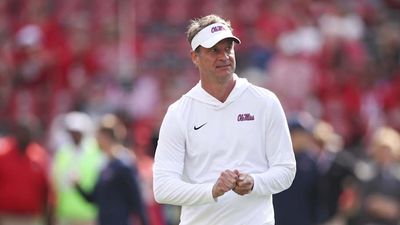 Lane Kiffin Appears to Troll Kirby Smart With Gesture to Official During Georgia Game