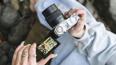 Looking for a travel camera? Make sure it these 9 useful features before you buy