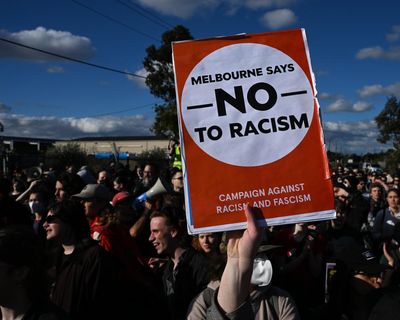 October heat records broken in WA; police use pepper spray on Melbourne protesters – as it happened