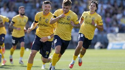 Mariners pull off extraordinary derby win over Jets