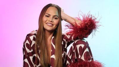 Why Chrissy Teigen’s Perfect Pan in Soft Purple Is the Only Kitchen Upgrade You’ll Actually Use – and It’s Actually Affordable
