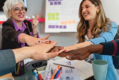 10 Workplace Behaviors That Undermine Female Authority