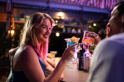 10 Drinks Women Should Never Order on a First Date