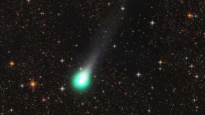 Double comet alert! Comets Lemmon and SWAN will reach their brightest tonight and tomorrow — here's how to spot them