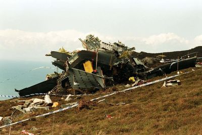 Families of 1994 Chinook crash victims seek answers as 47,000 sign petition