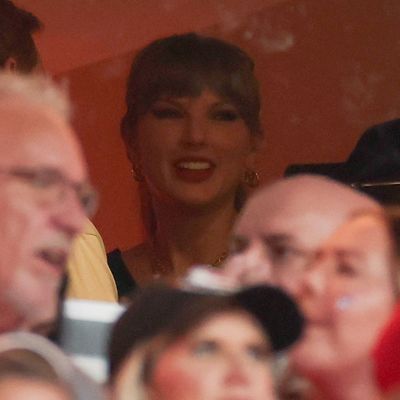 Taylor Swift's Kansas City Chiefs vs. Las Vegas Raiders Game Outfit Goes Incognito Mode