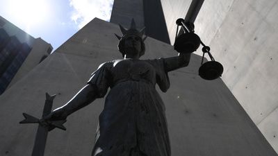 Accused killer 'washed blood off in swimming pool'