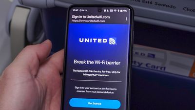 I just tested United's new Starlink Wi-Fi at 35,000 feet — here’s my honest speed test