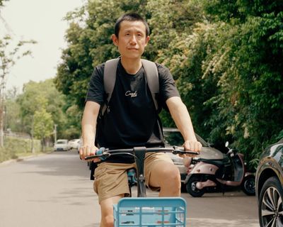 The Beijing courier who went viral: how Hu Anyan wrote about delivering parcels – and became a bestseller
