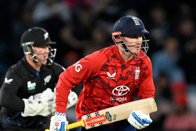 Harry Brook and Phil Salt power England to dominant T20 win over New Zealand