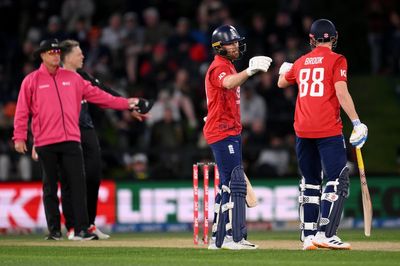 New Zealand vs England: Harry Brook and Phil Salt power tourists to dominant T20 win