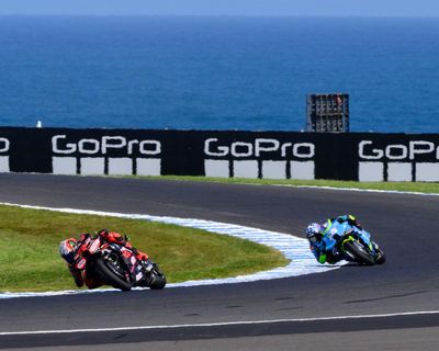 Marco Bezzecchi recovers from hitting seagull to win Australian MotoGP sprint race