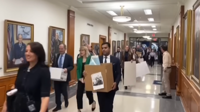 Is Trump a Dictator?: Fury As Journalists Storm Out Of Pentagon Briefing In Protest Against Trump's Tightened Control