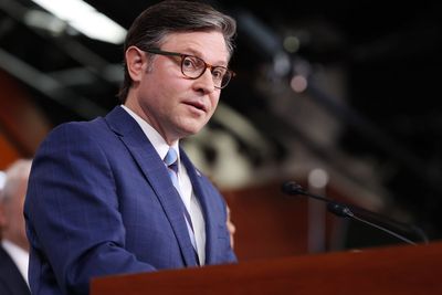 After AI Trump drops poop on Americans in No Kings flyover video Mike Johnson makes bold claim about his prowess