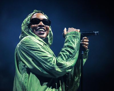 Little Simz review – hip-hop visionary radiates joy and Gallagher-level swagger