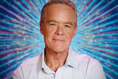 Stefan Dennis pulls out of Strictly Come Dancing with calf injury