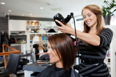 Confused by Salon Tipping? Here’s Exactly How Much to Give (And Why)
