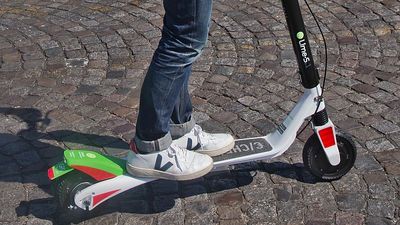 Prague to ban e-scooters from 2026 amid ‘chaos on sidewalks’