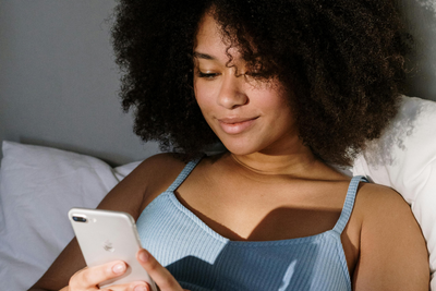 Apple Responds to Criticism With Tinted Liquid Glass Option in iOS 26.1 Beta