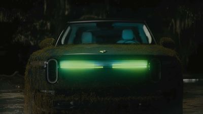 Rivian’s Halloween Update Turns The R1S And R1T Into Spooky Swamps