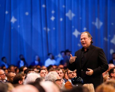 Salesforce’s CEO backtracks after saying Trump should send troops into San Francisco