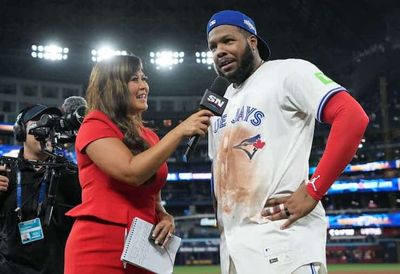 X reacts to Blue Jays going to the World Series