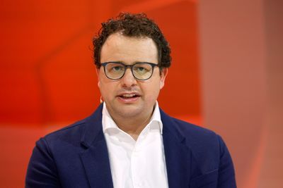 Reid Hoffman rallies behind Anthropic in clash with the Trump administration