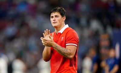 Louis Rees-Zammit recalled to Wales squad after NFL experiment