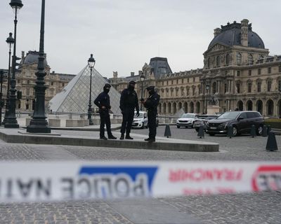 Louvre heist losses put at almost €90m as museum’s head prepares to face senators