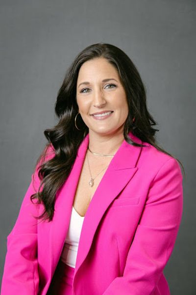 Amanda Borrett and Her Journey of Building Networks That Carry Light