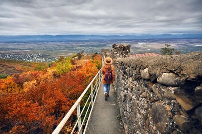 Women walking 4,000 steps once or twice a week ‘cuts risk of early death by 26%’