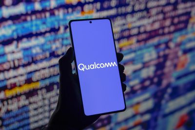 2 Ways to Trade Qualcomm Ahead of November’s Earnings