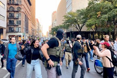 Immigration agents conducting sweep on NYC's famed Canal Street confronted by protesters