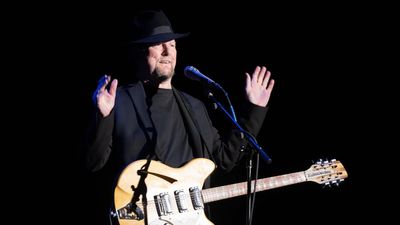 “This guy walked in with a silver Rickenbacker case. I thought, ‘Oh, it’s just a fellow musician, that’s fine’”: How Roger McGuinn’s Byrds Rickenbacker was stolen – from right under his nose