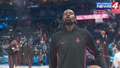 Kevin Durant Playfully Reciprocated Thunder Fans' Boos During Return to OKC