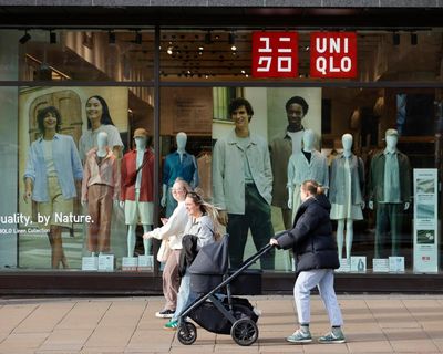 Real living wage to rise by almost 7% in boost for low-paid UK workers