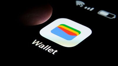 Never miss a flight update again — Google Wallet just got real-time tracking for your tickets