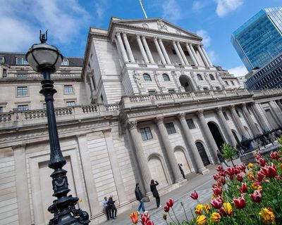 Signs of peak inflation open door to earlier Bank of England interest rate cuts